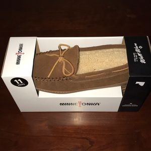 Minnetonka Men’s Suede Slippers